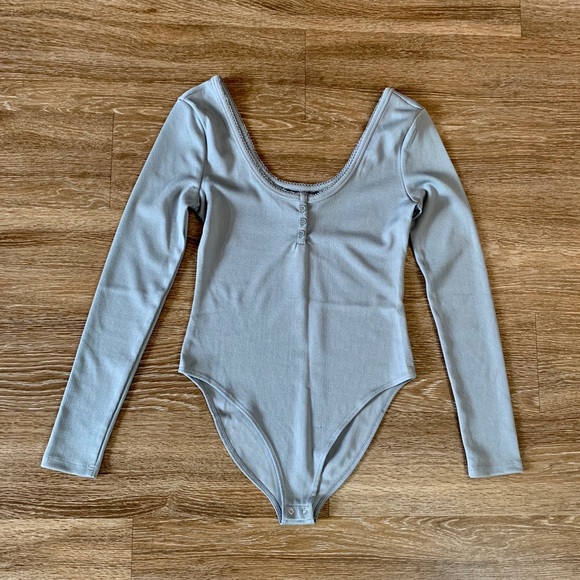 Forever 21 Tops - Forever 21 Gray Ribbed Scoop Bodysuit